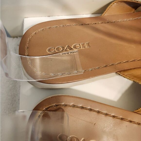 Coach "Shelley" Logo Canvas w/Turnlock Accent Thong Sandals sz.8/38 Ret.$145 - Picture 7 of 9